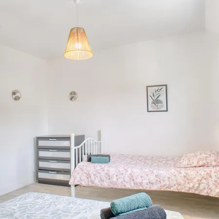 Spacieux 80 M2 *