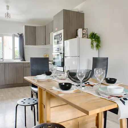 Spacieux 80 M2 *